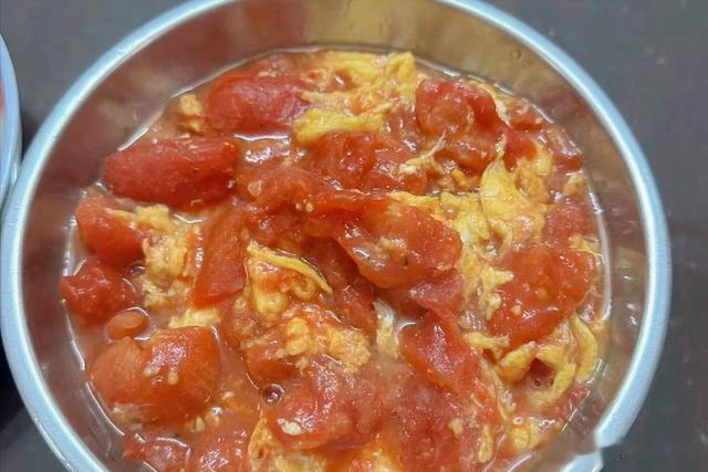 广东女子晒离婚晚餐,走红朋友圈,他再也没机会嫌弃饭菜寒酸了