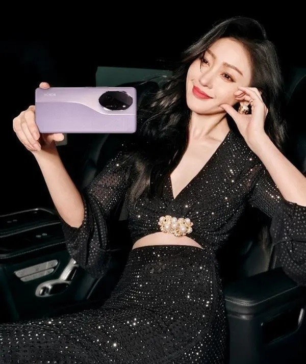 在双十一,荣耀100跌至1649元,那是非常值得入手的!