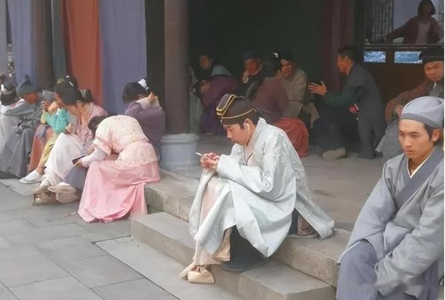 横店的“秘密”:懒汉遍地、剧组夫妻,替身一天挣3000元