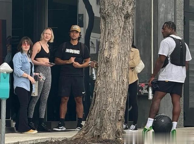 霉霉带男友去健身房训练 赶走其他人?健身房澄清