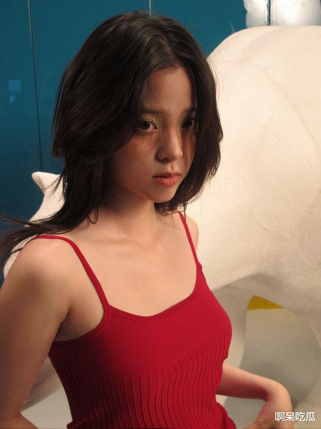 吴宣仪吐槽加班,赵露思狂怼打工人,明星卖惨有多离谱?