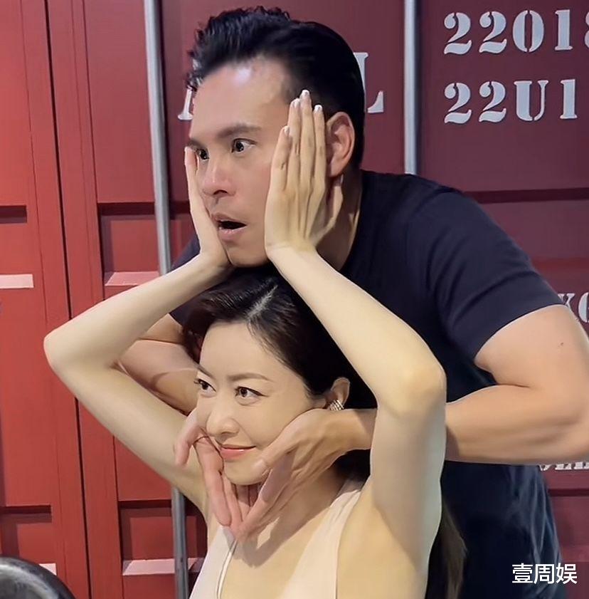 熊黛林结婚8周年，带老公去拳馆打拳击，网友：还好没嫁给郭富城