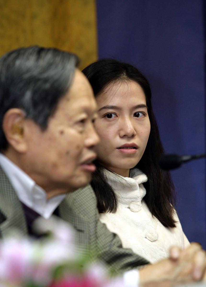 翁帆终于活成了世人钦佩的模样!