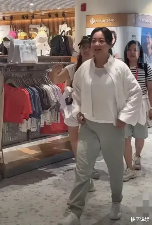 贾玲新电影《转念花开》开机一个多月,网友期待度爆棚!