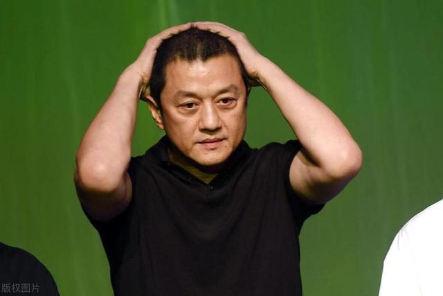 一句话就决定拳王生死，王思聪对他点头哈腰，任泉究竟有多牛？