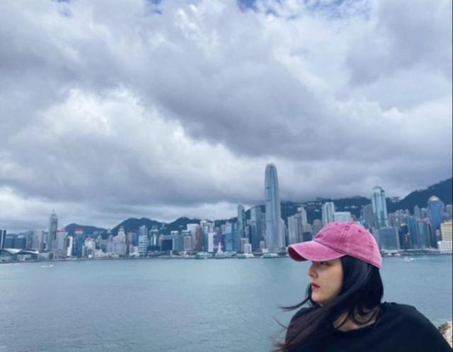 41岁的广东肇庆美女冼色丽,在娱乐圈辗转23年,现如今已销声匿迹