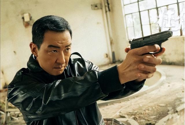 仅播6集，拿下热播第一！终于有能和《狂飙》一较高下的悬疑剧了