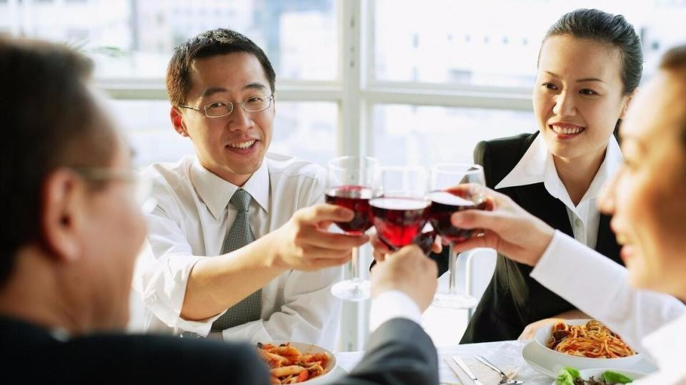 单位里，请领导吃饭，牢记“4上3下”，不然轻则丢人重则丢工作