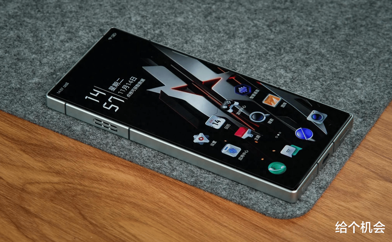 不想买曲面屏?这款真全面屏手机值得考虑,骁龙8Gen 3+6500mAh