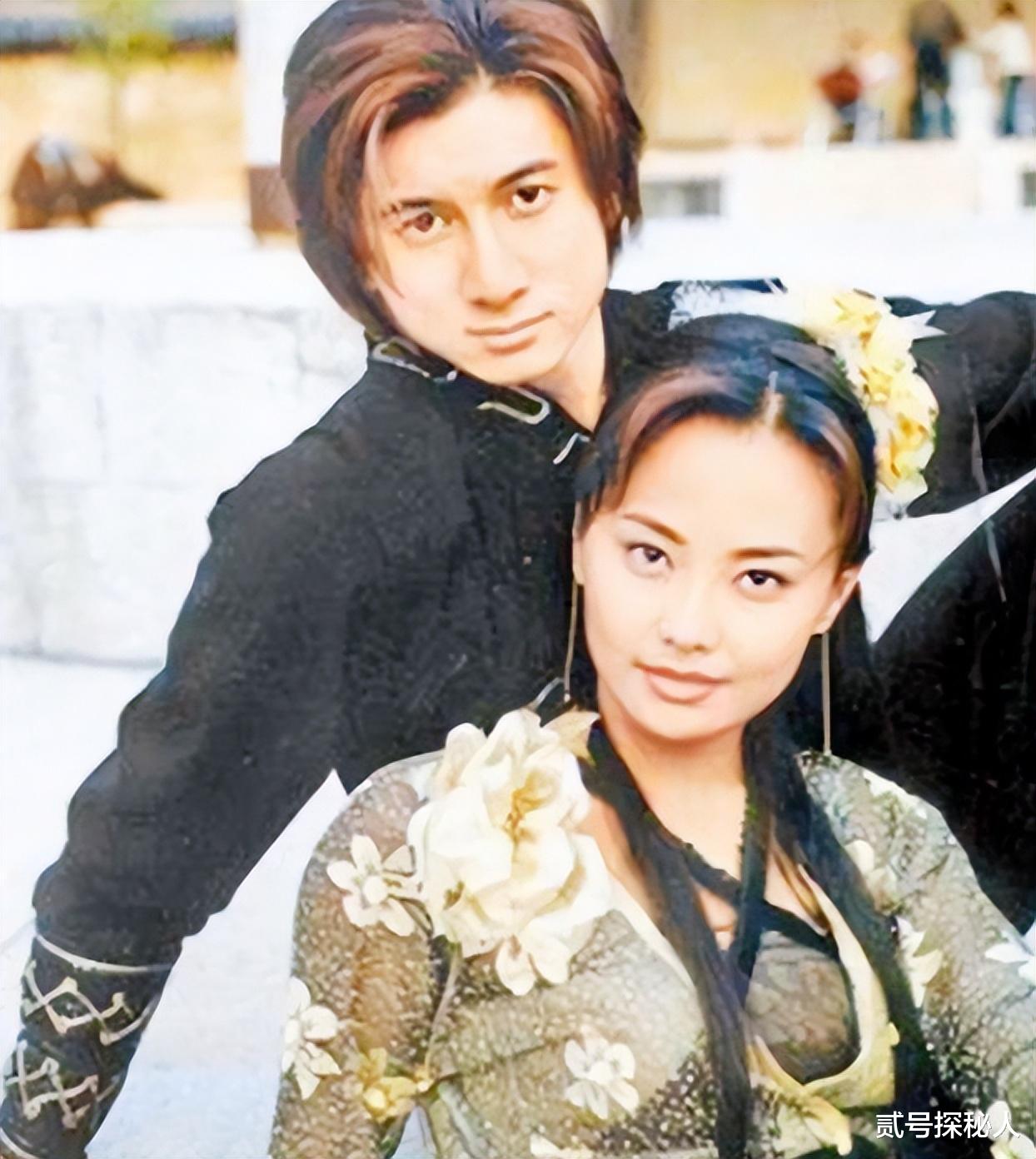 Vogue晚宴，刘诗诗杨幂热聊，完全不敢直视对面压轴刘亦菲