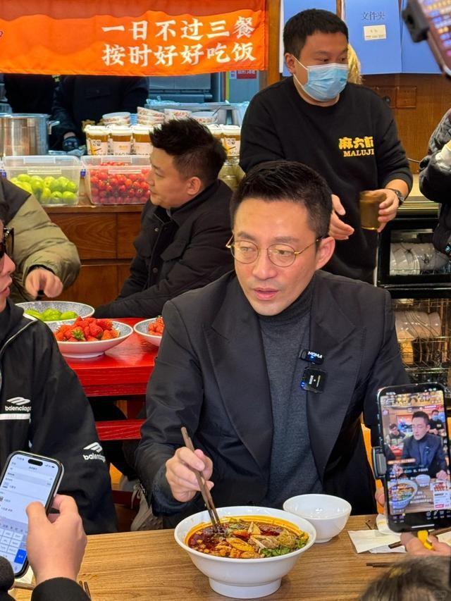 知情人士暗示:汪小菲与大S的撕扯,八月份可能会迎来大结局