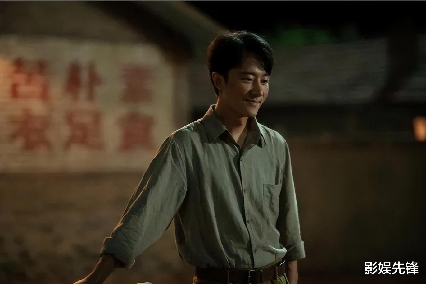 事实证明，不拍戏就“消失”的黄轩，已走上男演员的另一条大道