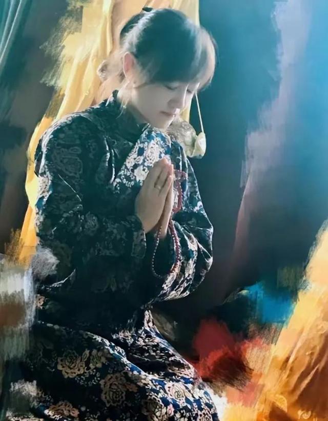 薛佳凝:分手15年后胡歌娶妻生子,她却选择出家,背后辛酸无人知