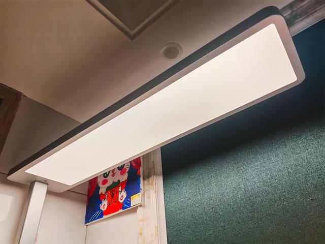 用光保護(hù)視力，米家立式學(xué)習(xí)燈Pro，孩子學(xué)習(xí)路上的貼心伙伴