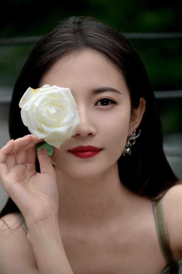 陈钰琪,山花烂漫不如伊人销魂