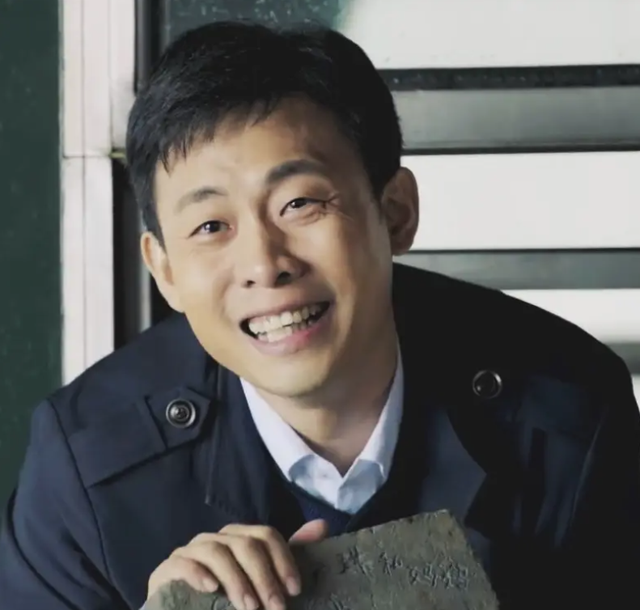 带着儿子倒贴嫁给张译,如今17年过去,才知道她嫁的有多值