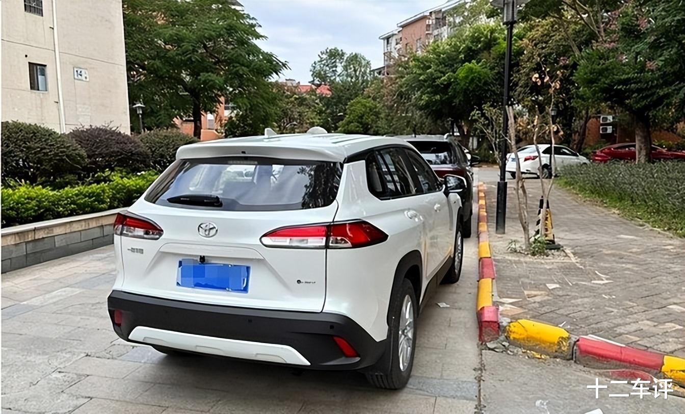 9万提卡罗拉锐放，2个月后，车主说出真实感受：有3个缺点不能忍