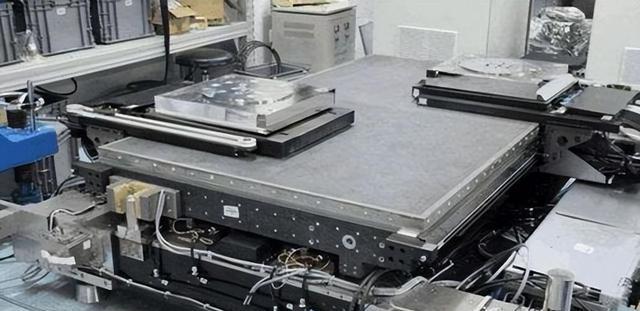 尴尬了!荷兰光刻机管制刚升级,不到一周,我国光刻机就取得突破