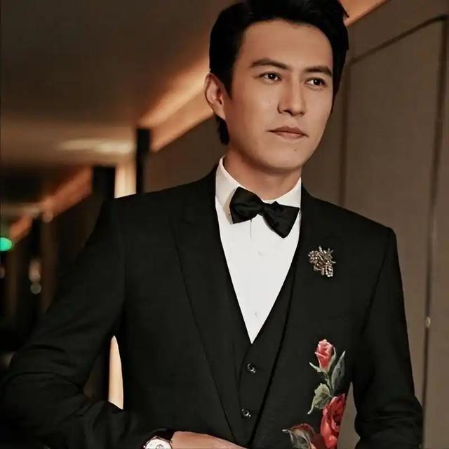 明明演技一般,却被捧成“老戏骨”,这八位演员终于现出原型了?