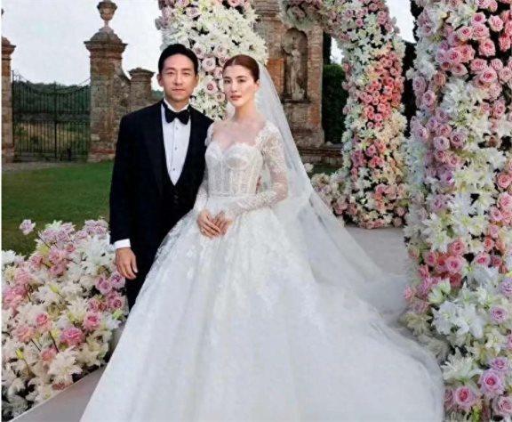 这一次，在吴千语婚礼上光芒万丈的胡杏儿，揭开了黄宗泽惨淡结局