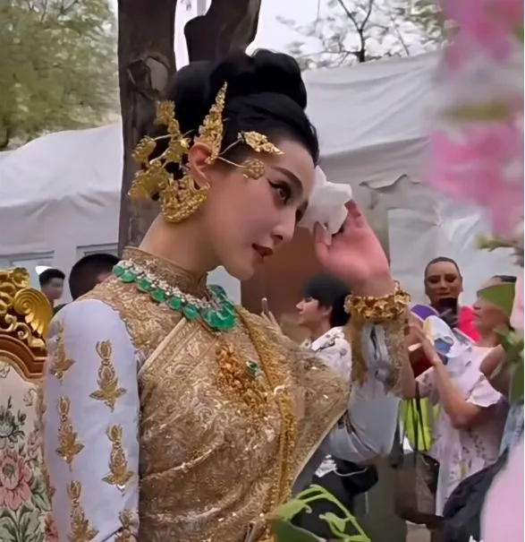 消失半年后,再看杨颖在内娱的尴尬处境,刘亦菲这一段话应验了