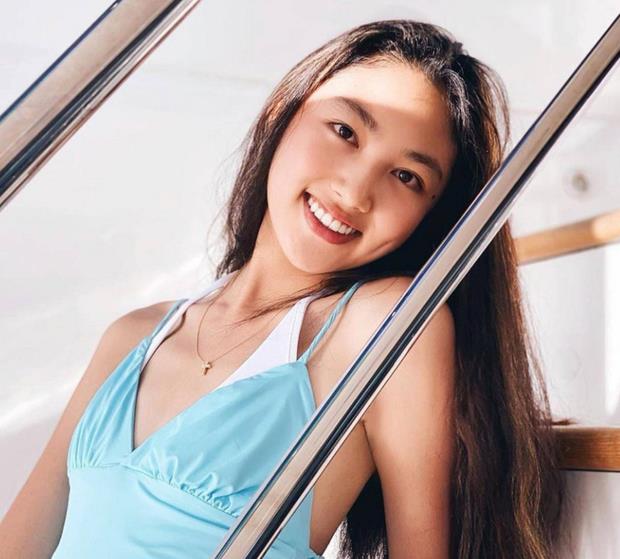 任达华带女儿出席舞会,女儿被评为最美星二代,他的回应让人敬佩