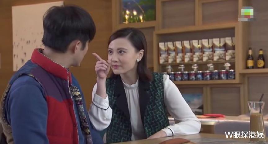 “假情侣协议”被捶?刚演女一又传怀孕退圈,她亲揭与富二代关系