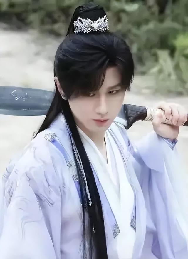 《赴山海》江湖再会！袁咏仪晒张智霖成毅合影，时隔7年顶峰相见