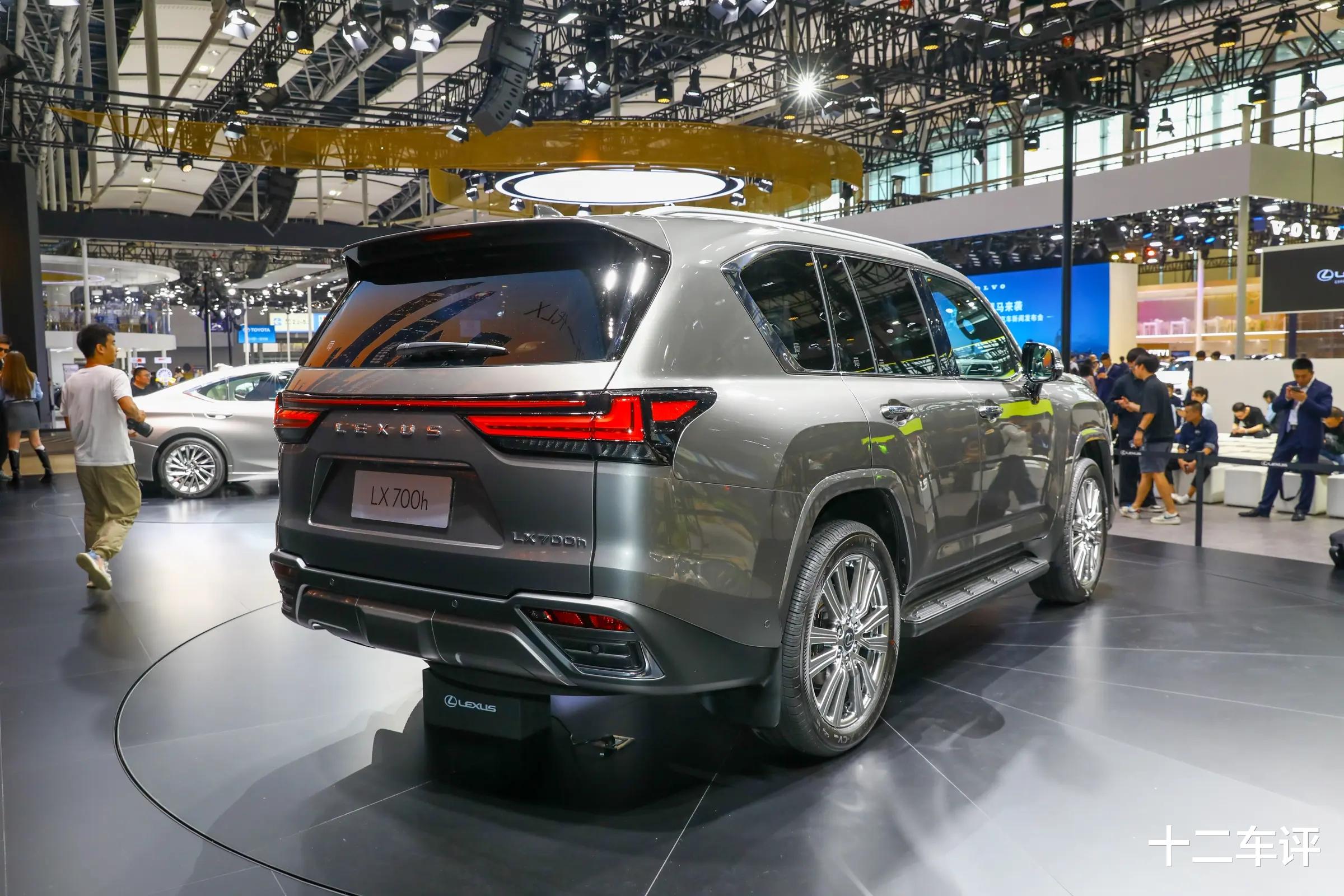这才是真正的“硬汉车”，3.5T+V6混动，马力400匹，比普拉多霸气