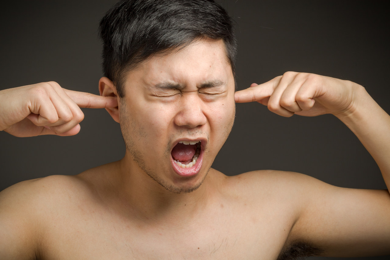 耳朵频繁发痒，却啥也掏不出来？提醒：或是“暗示”5个问题
