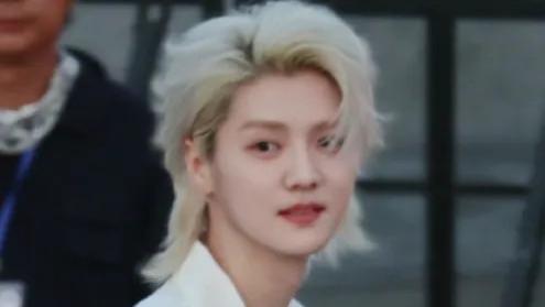 天生神颜！鹿晗中学照片曝光，网友感叹：难怪董子健比不过...