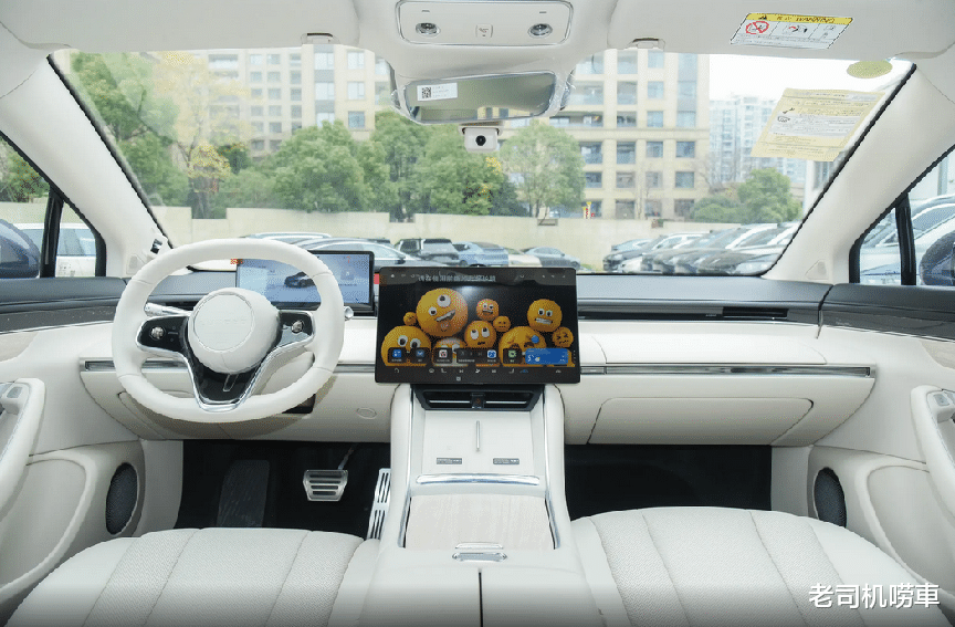 不愧是奇瑞出品，25款智界S7配华为ADS，入门纯电续航就有705km