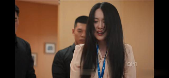 《城中之城》吴小飞牺牲罗秘书拿下田晓慧,这招杀鸡儆猴太绝了