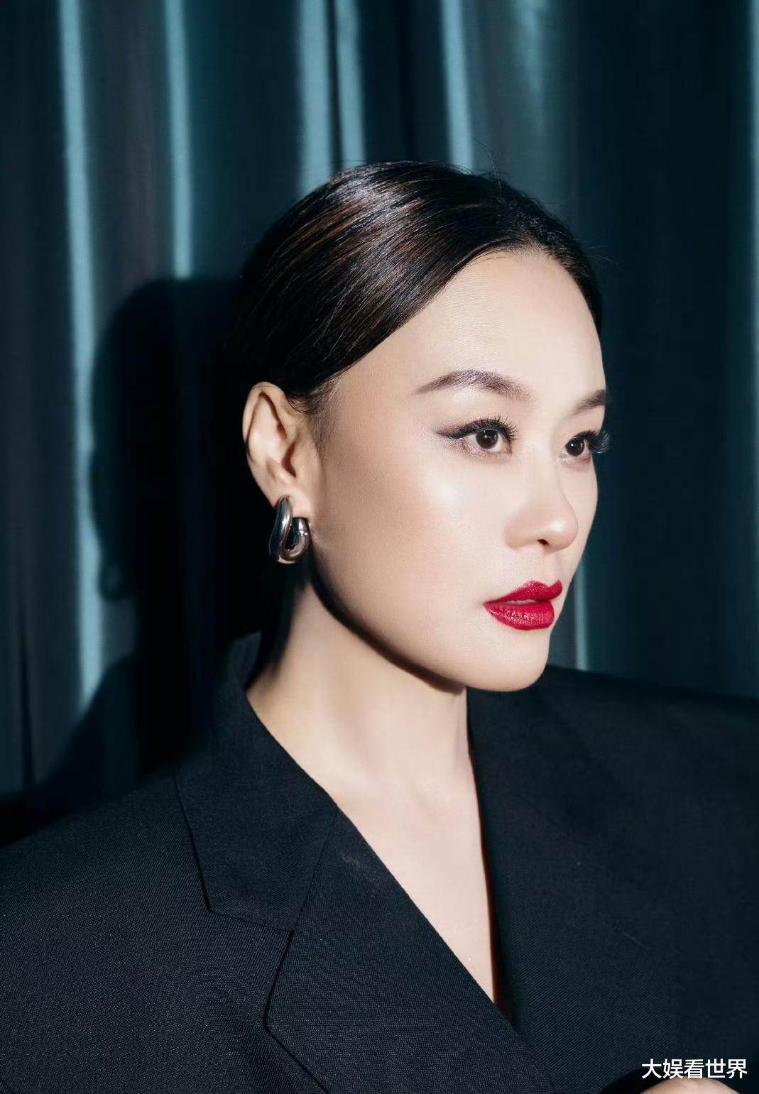 曝男明星走VOGUE红毯耍大牌，不肯下车还要求镜头提前播