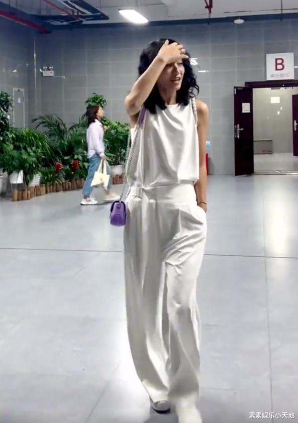 朱丹现如今状态松弛明媚!美得毫不费力,笑容感染力也超强