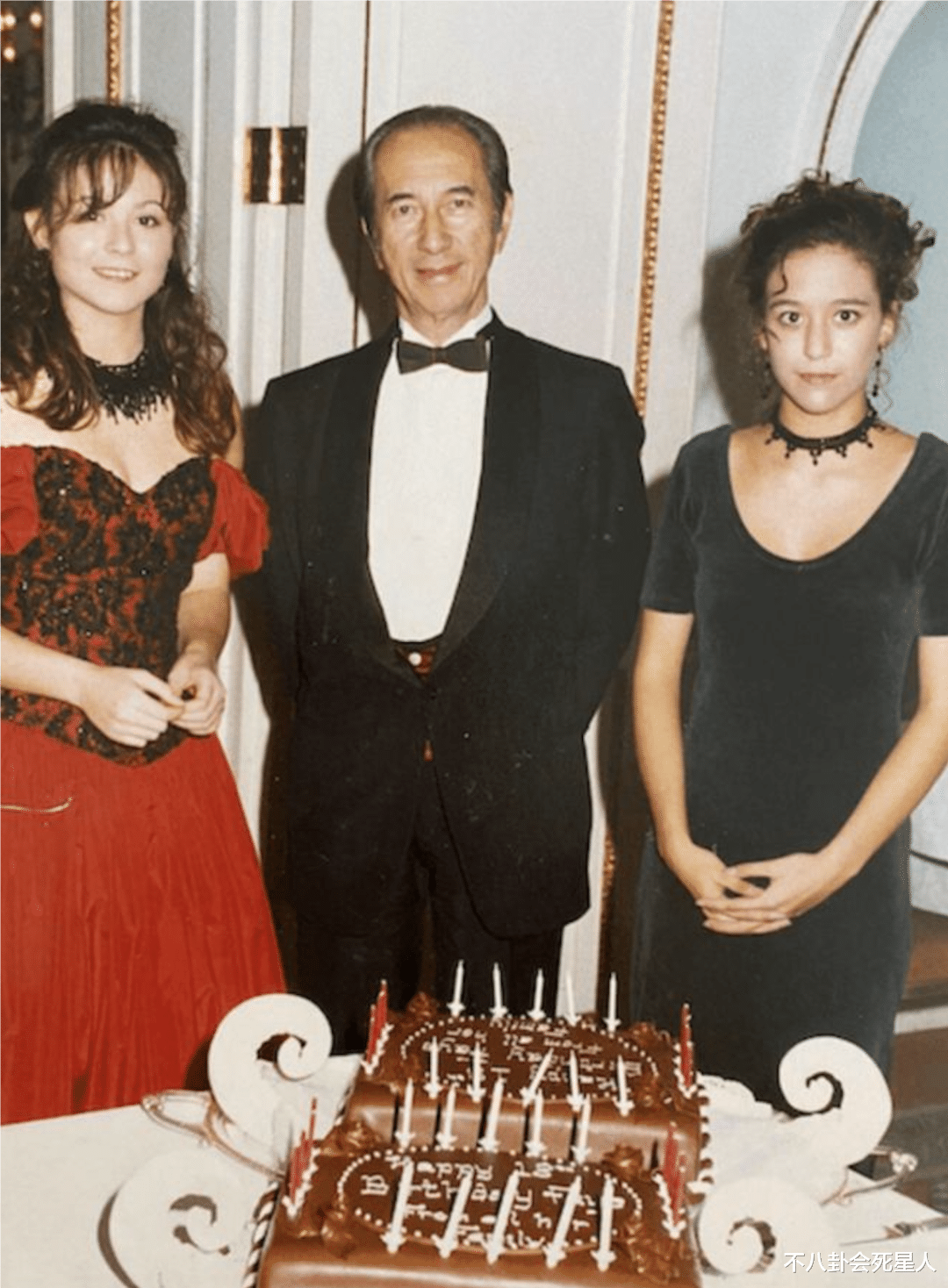 看了赌王长子女儿的近照,才知道赌王基因终于有人遗传了