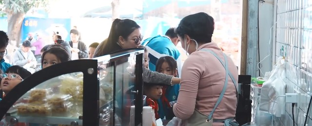 抖音也没想到,刚开年,一对草根就颠覆了网友对直播的固有认知