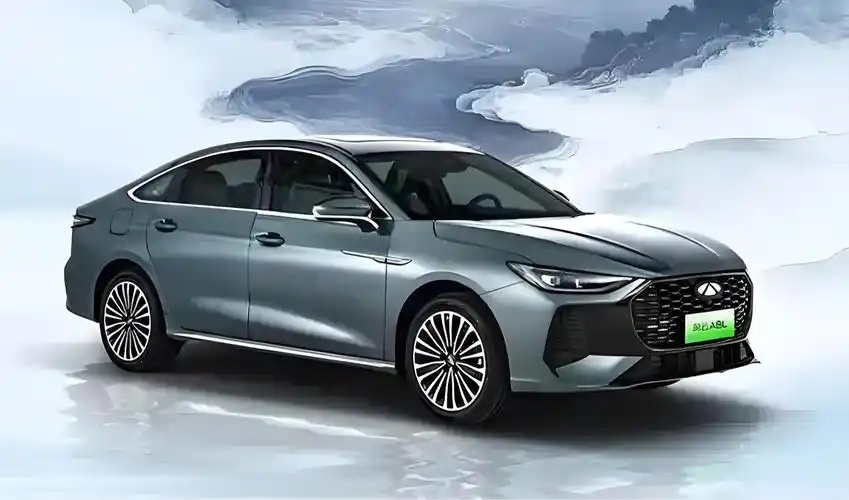 奇瑞风云A8L解析:插混系统+2100公里续航,家用真香