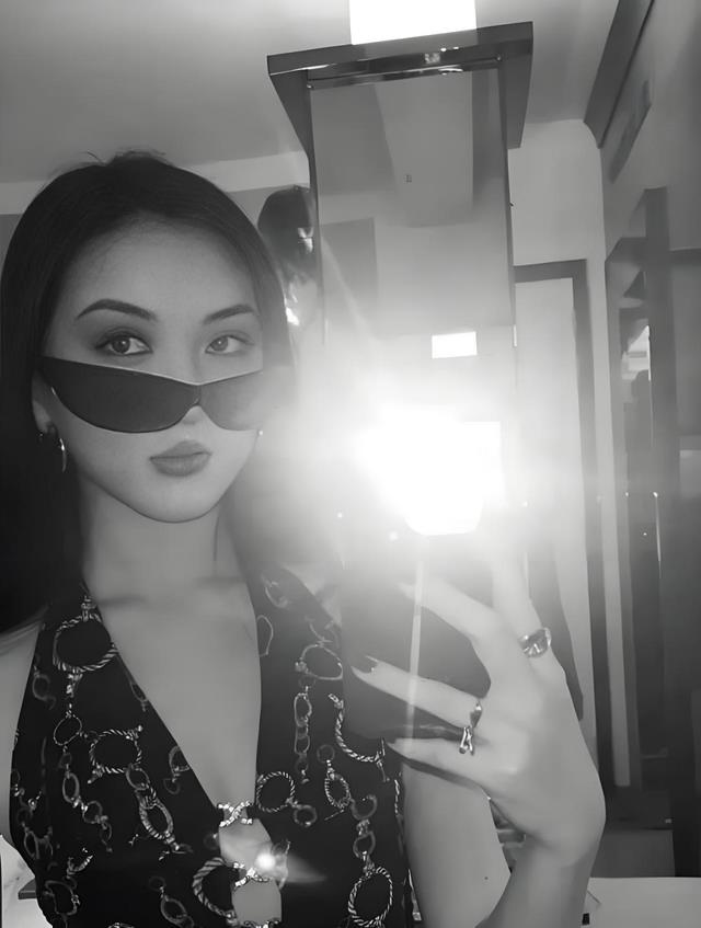 18岁李嫣分享第4次兔唇手术照,治好后判若两人!美得很高级