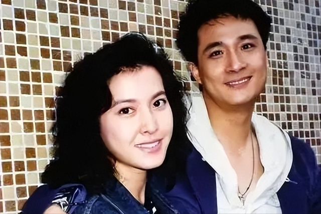 “展昭”何家劲，等一个女人等到60岁，却发现是对方的一个玩笑