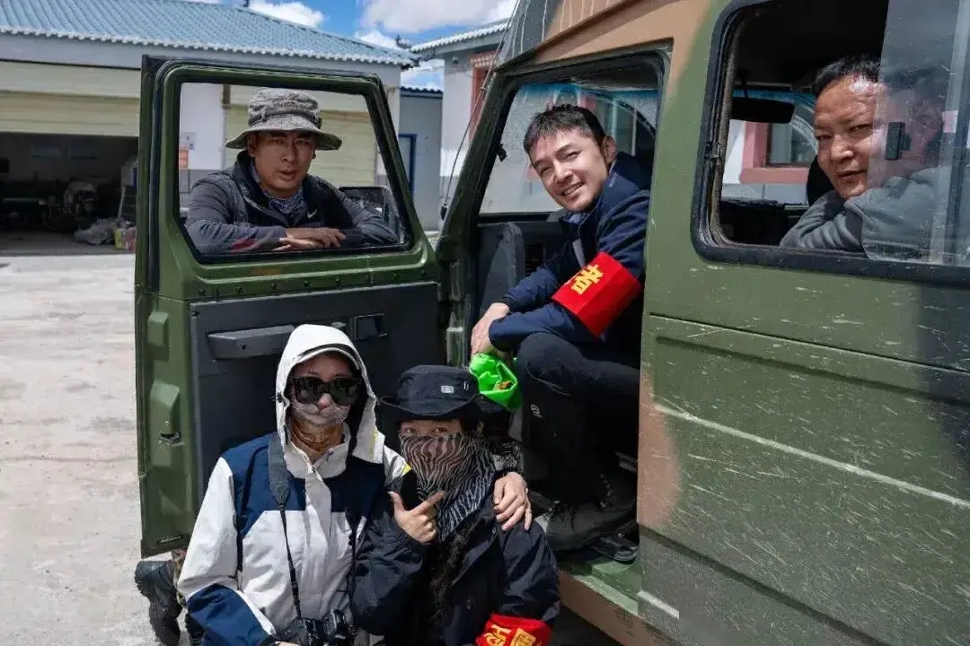 胡歌与妻子亲密近照登上热搜,网友热议:女方这颜值,爱了!