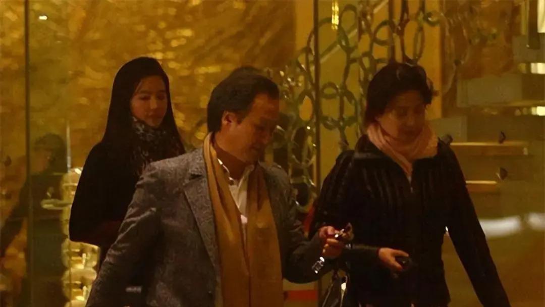 刘亦菲和干爹陈金飞：关系的热议与坦然