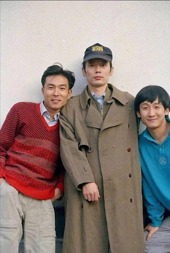 妹妹远在美国，父母也已离世，如今67岁膝下无子的葛优如何了？