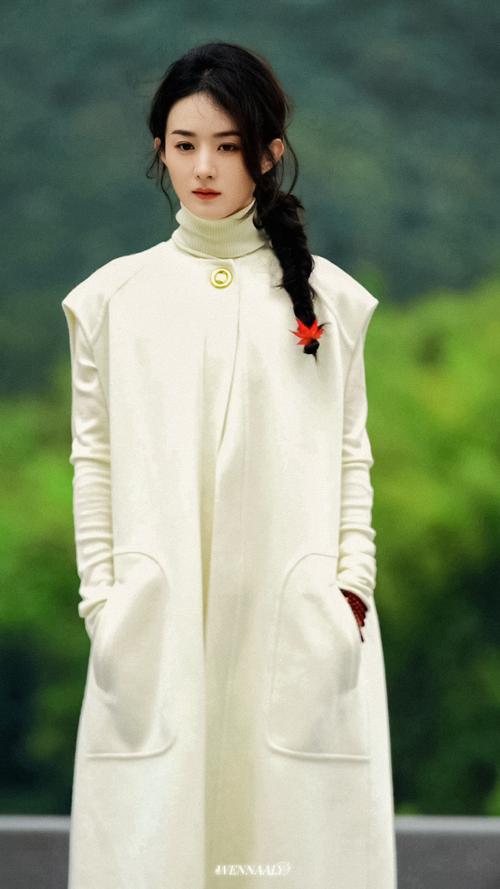 《赵丽颖国清寺之旅：美丽与思考的交融》