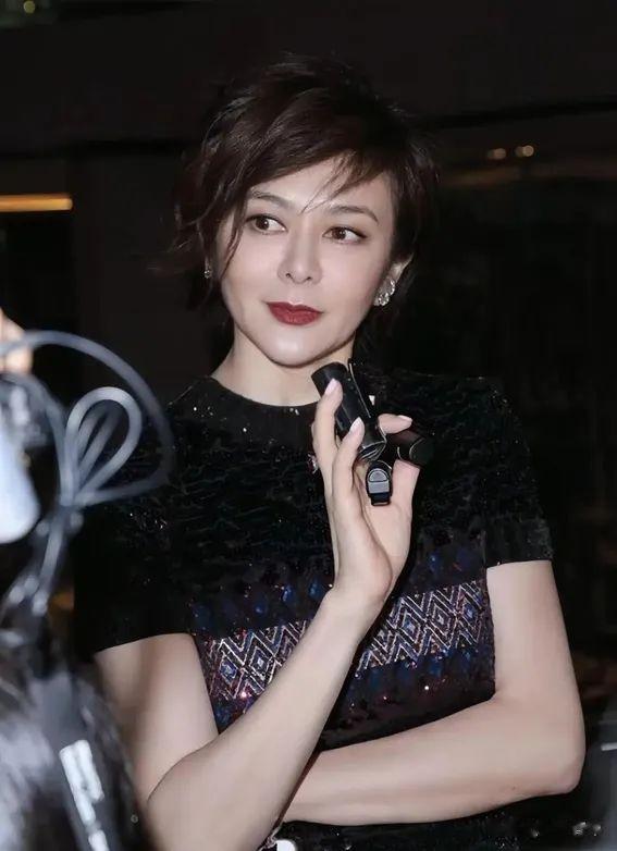 金童玉女上演狗血大战，大S被闺蜜狠狠怼：不准找汪小菲重修旧好