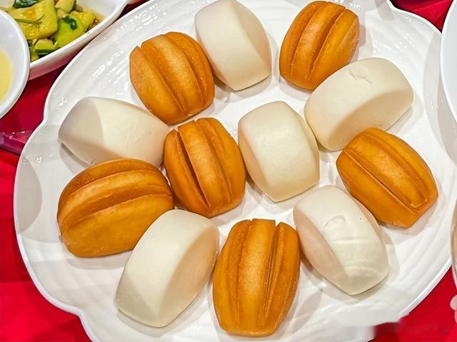 东北小伙去广东吃席，随礼1800，菜品上桌坐不住了，网友：亏了