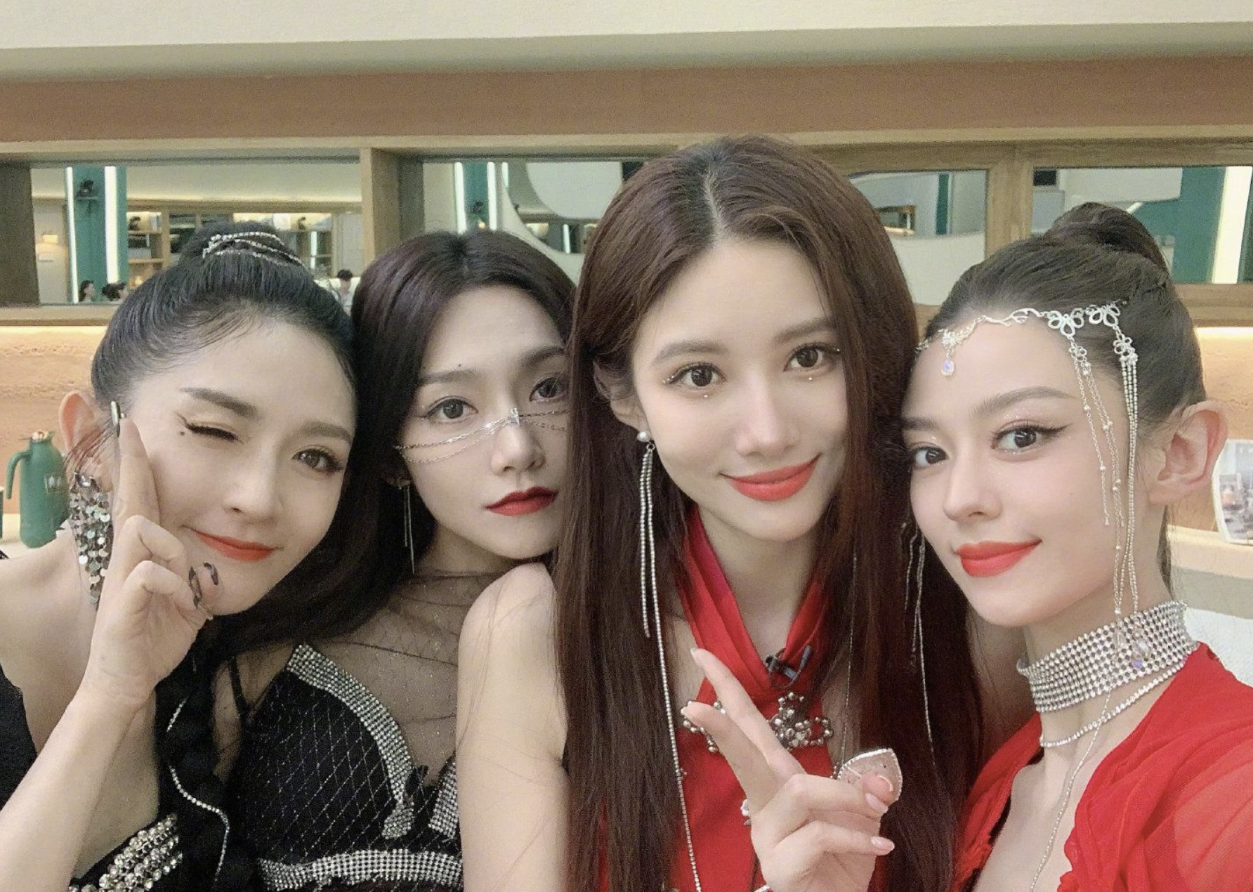 曝《浪姐》初舞台排名，刘忻未进前10，一公分组歌单曝光！