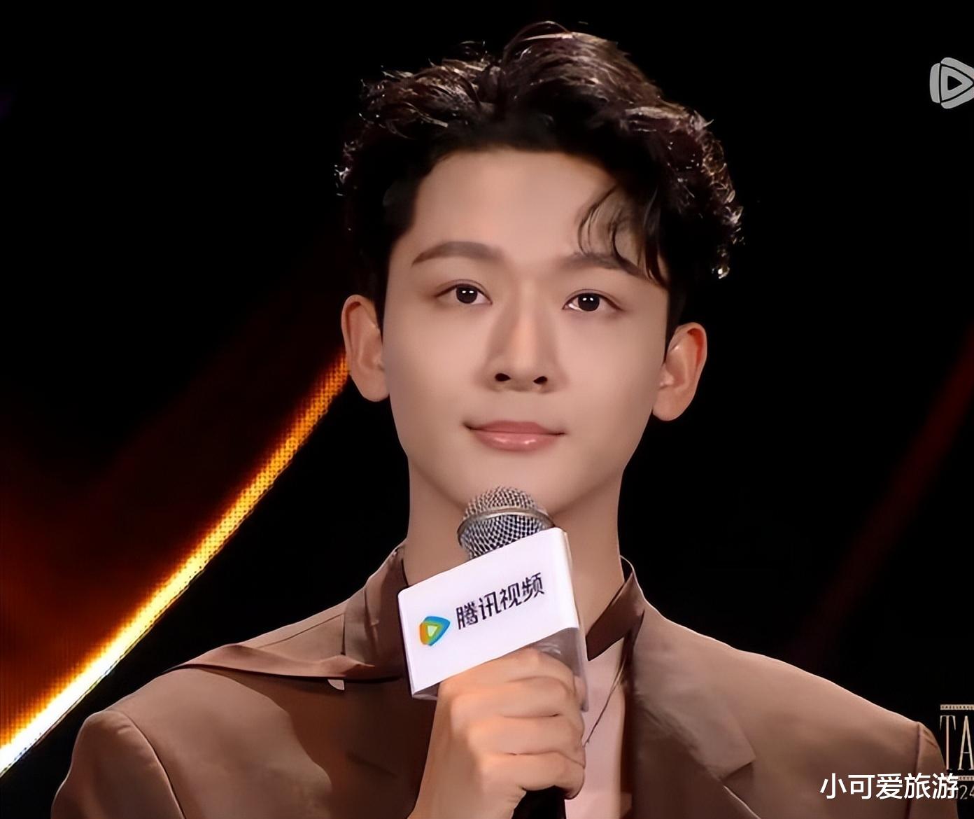 神秘中国男子亮相巴黎时装周,靠脸惊艳外媒,为国争光!