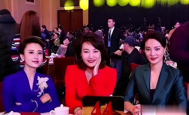 央视名嘴李梓萌被拍，47岁至今未婚，身材丰满被网友议论