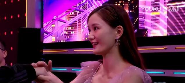 从女主到“柜姐”,39岁演员租房上热搜:人到中年,认命才是常态